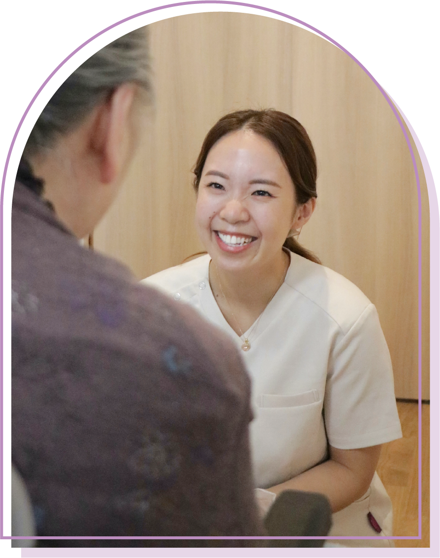 美容介護スタッフの女性